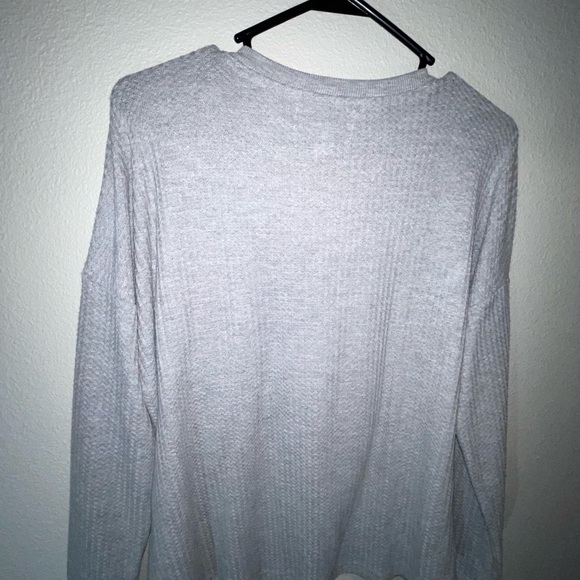 Size M Women’s Calvin Klein Long Sleeve - Picture 2 of 2